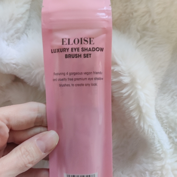Bundle Laruce Beauty makeup sponges & Eloise eyeshadow brushes NEW - Picture 2 of 4